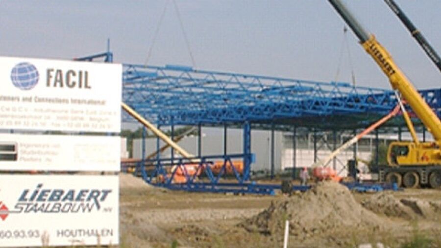 1999: Gründung von "FACIL"